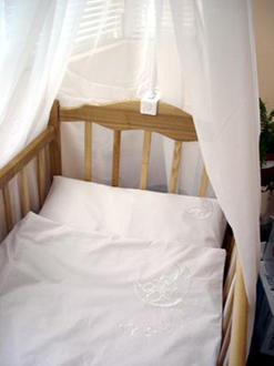 Руно обгороджування захисне в дитяче ліжечко бязь вибілена з вишивкою Белый 922.04В