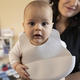 BabyOno нагрудник мягкий с регулируемой застежкой серый 835/01bo